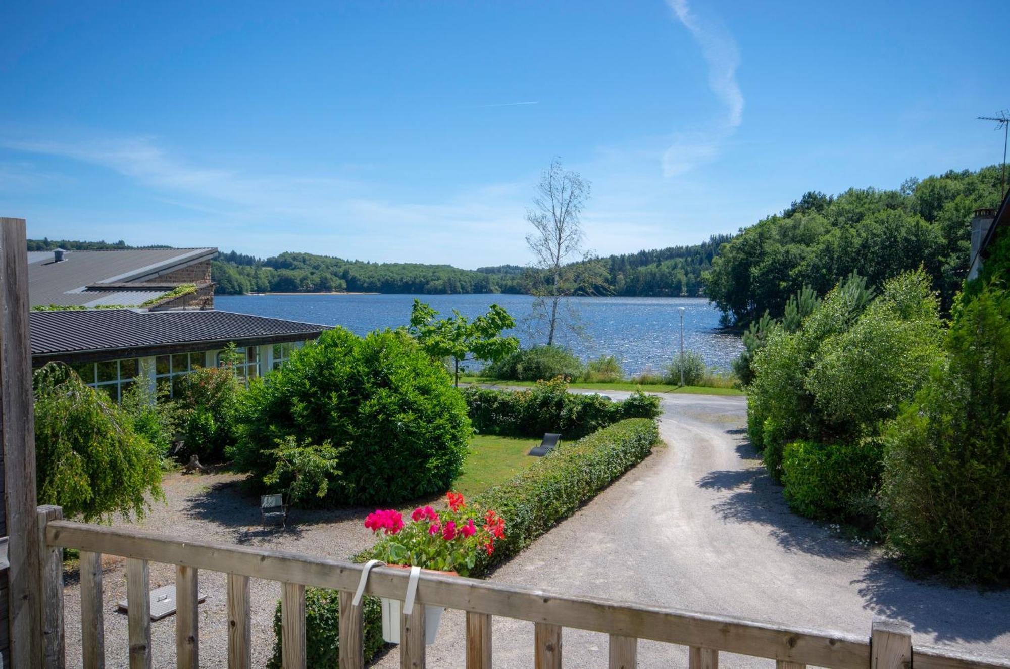 Logis Hotel Du Lac Нёвик Экстерьер фото
