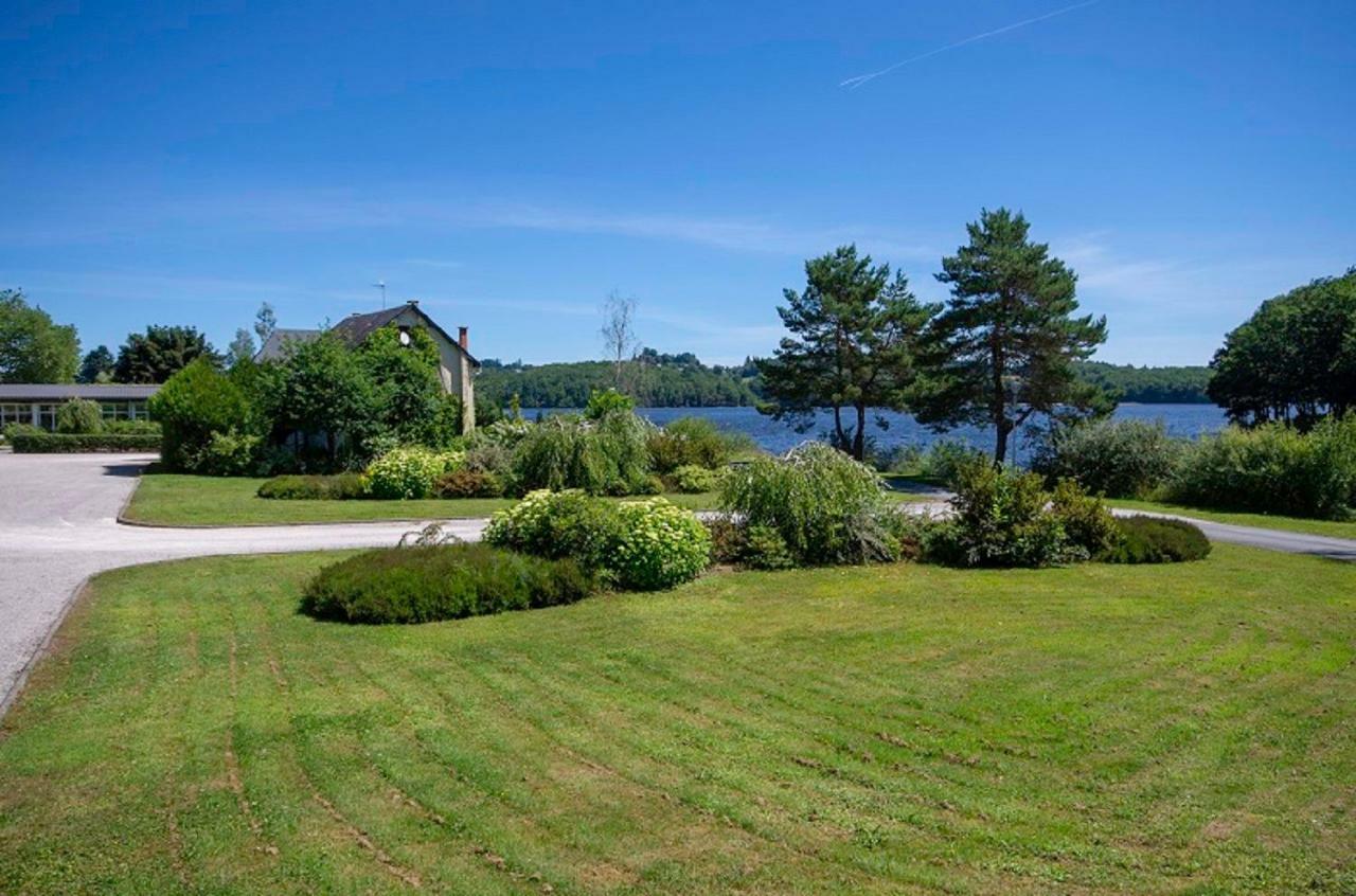 Logis Hotel Du Lac Нёвик Экстерьер фото